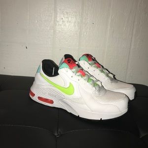 women’s nike air max excee